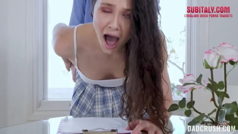 Liz Jordan – Patrigno solo a casa scopa la figliastra mentre la mamma è fuori 1 Parte Sub ita